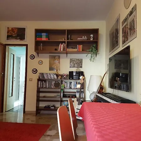 Comfortable One-room Apartment, Stadium Area. Апартаменты