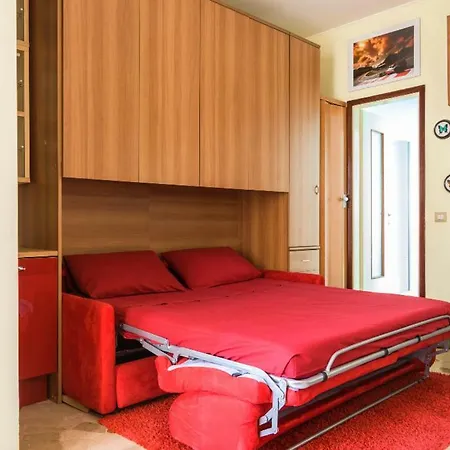 Comfortable One-room Apartment, Stadium Area.