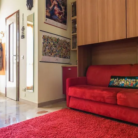 Comfortable One-room Apartment, Stadium Area. ميلان